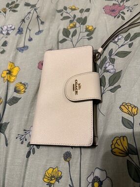 Coach White Leather Wristlet Phone Wallet with Gold Logo